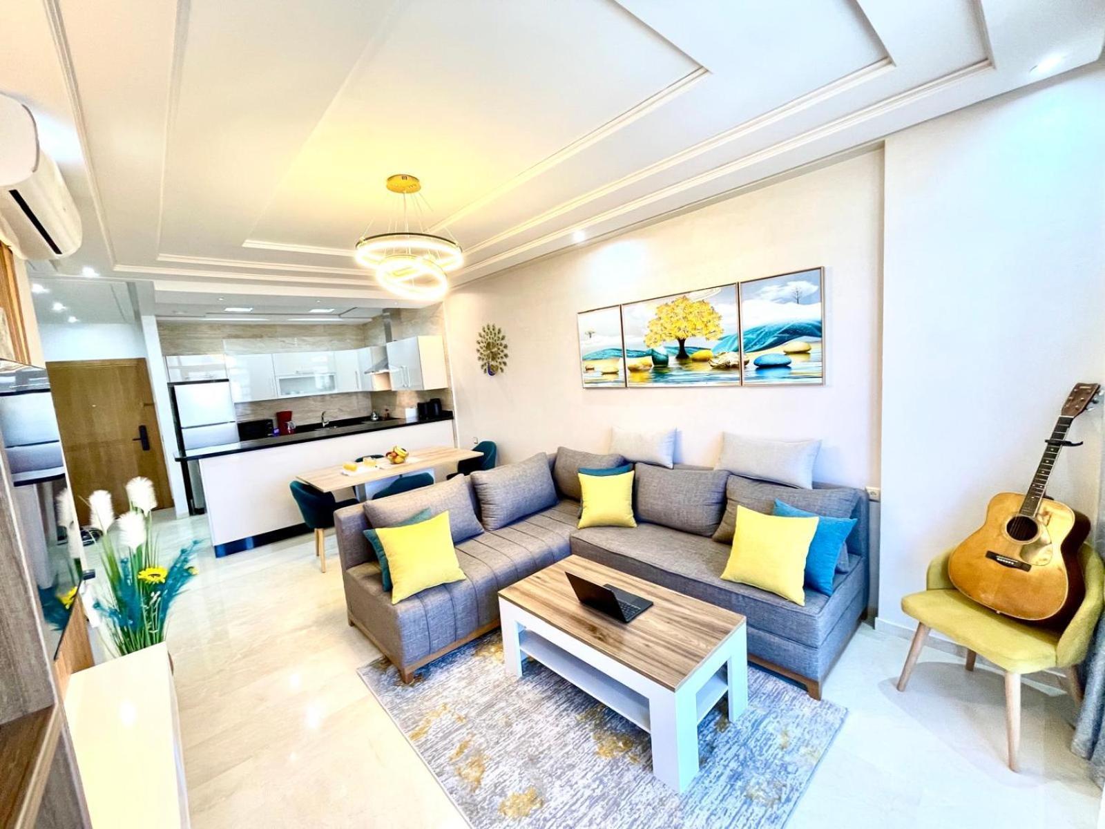 Modern Elegance With Sea Views In Central Tangier - Steps To Beach, Train And Attractions! Luaran gambar