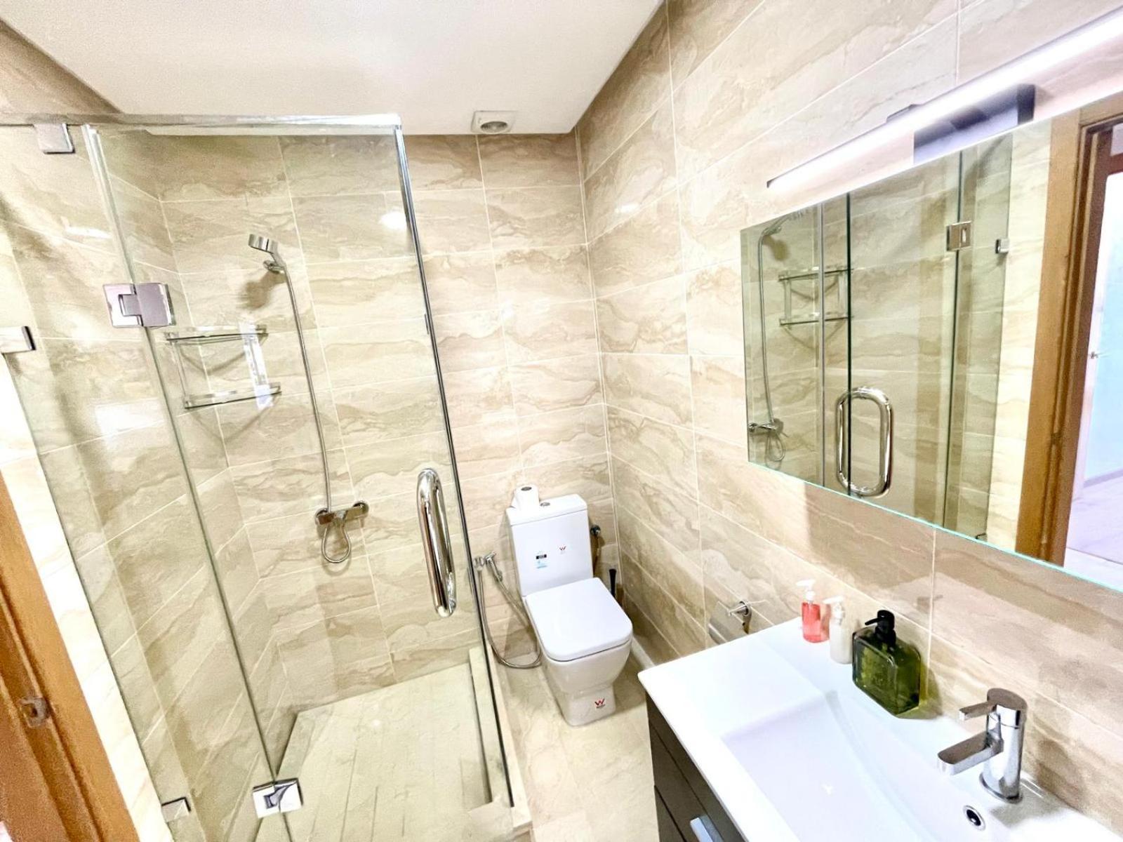 Modern Elegance With Sea Views In Central Tangier - Steps To Beach, Train And Attractions! Luaran gambar