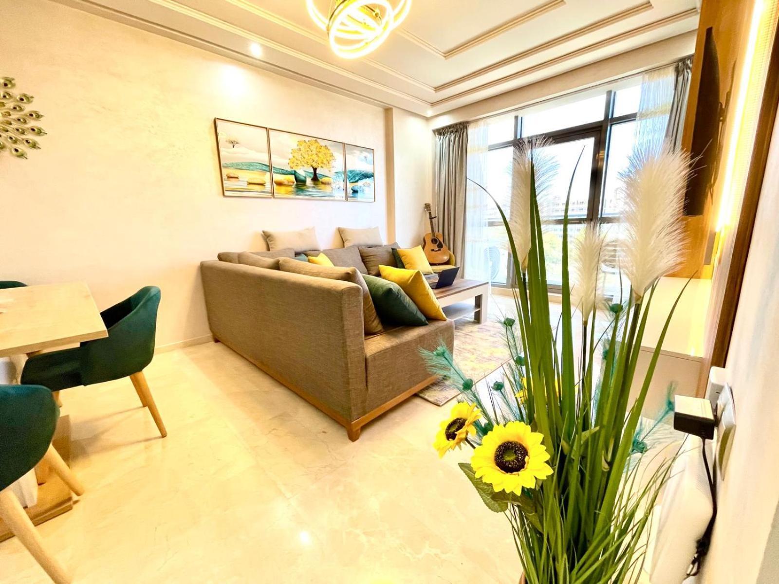 Modern Elegance With Sea Views In Central Tangier - Steps To Beach, Train And Attractions! Luaran gambar